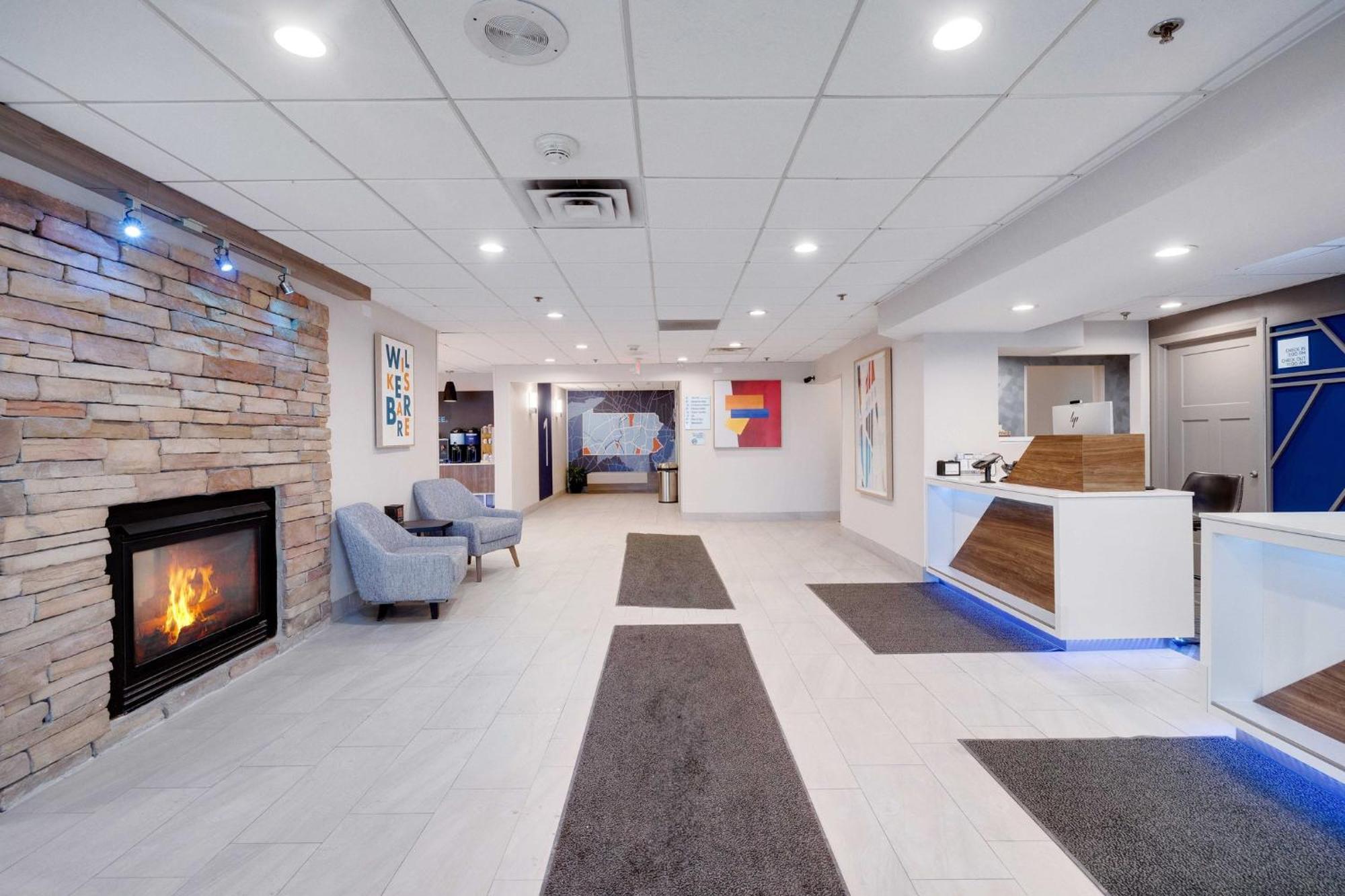 Holiday Inn Express Wilkes Barre East By Ihg Exterior foto